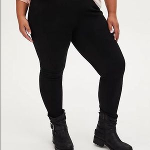 ❤️Torrid Size 5 Faux Suede Leggings